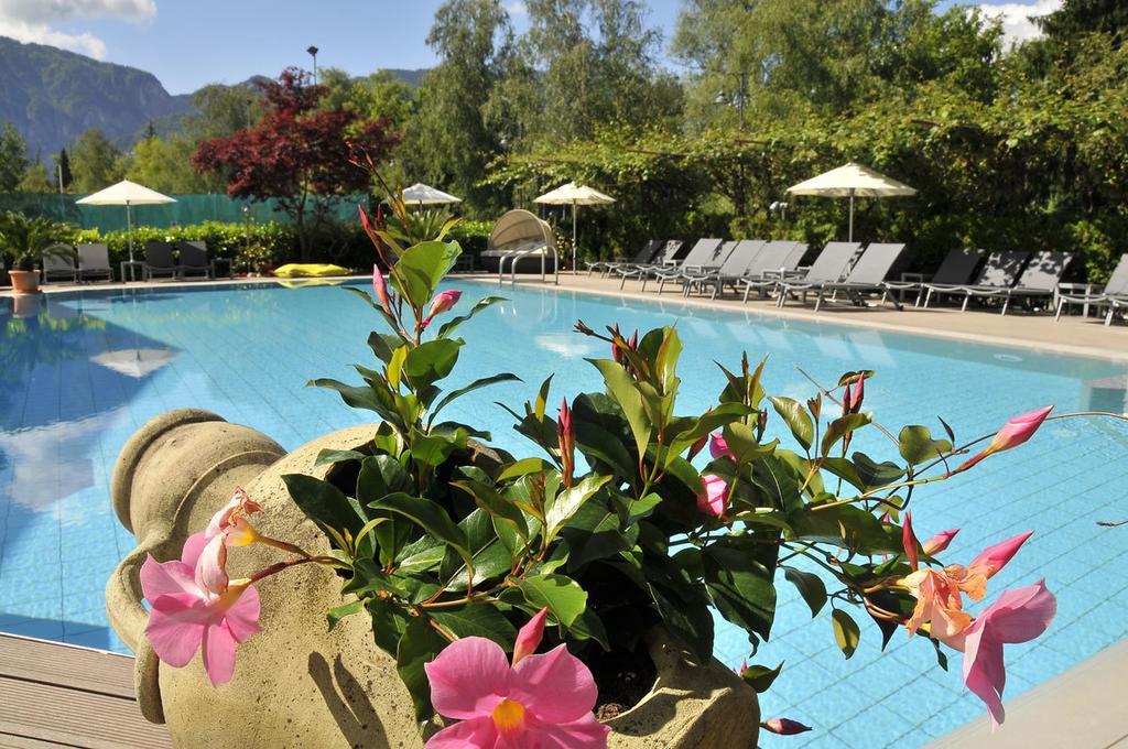 Hotel Florida Levico Terme Buitenkant foto