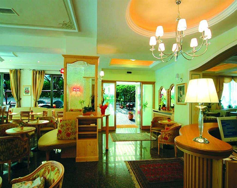 Hotel Florida Levico Terme Buitenkant foto